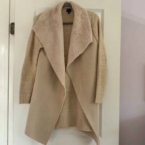 Knit cardigan with sherpa collar